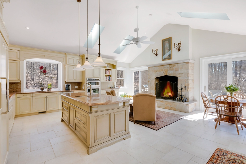 Kitchen island interior